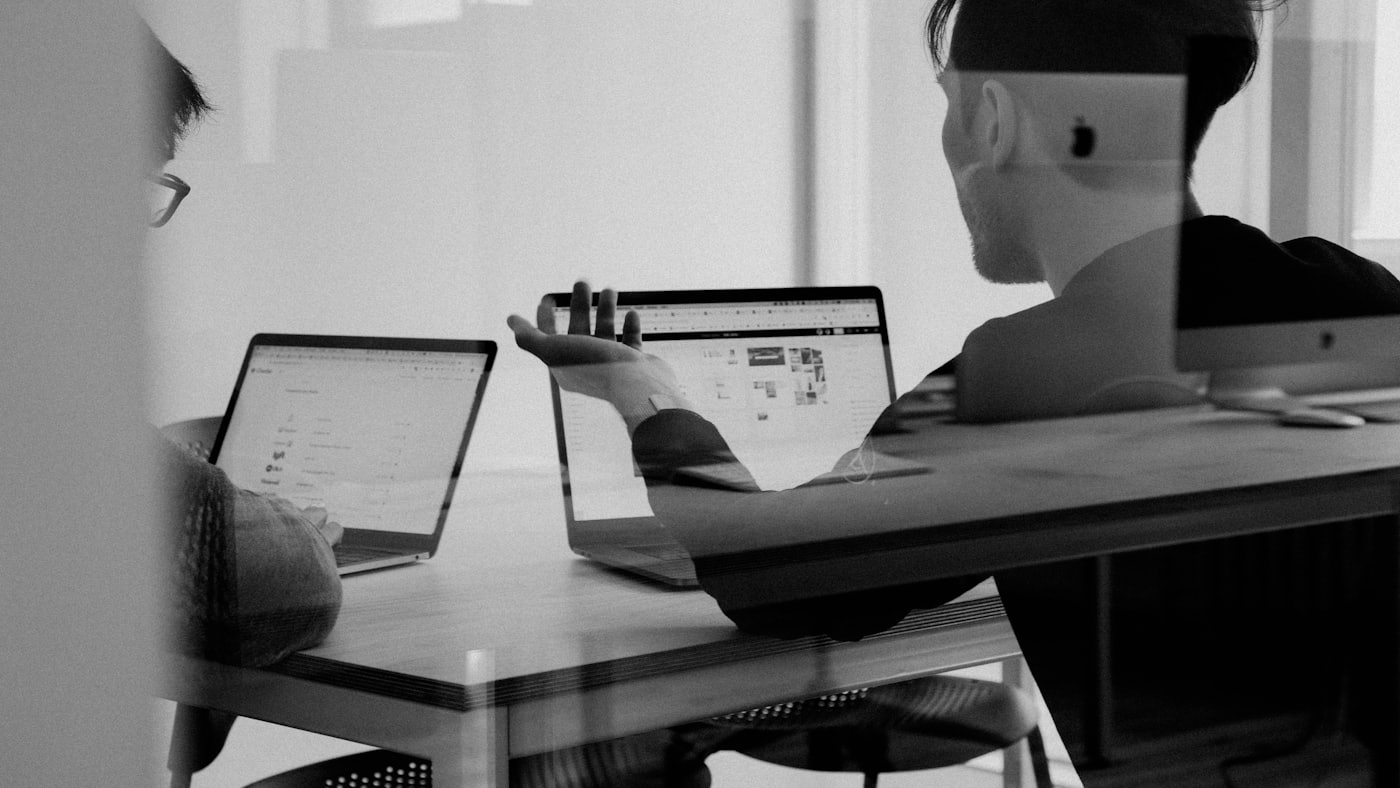 Ảnh minh họa cho bài: Học được gì từ cuộc chiến quảng cáo kinh điển giữa Apple và Microsoft?